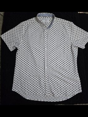 Short-Sleeve White Button-Down Shirt with Skull Print